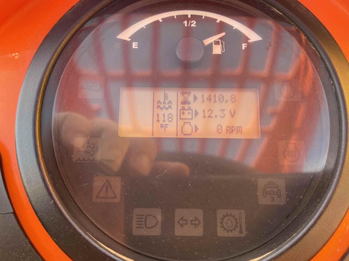 2019 SkyTrak 10042