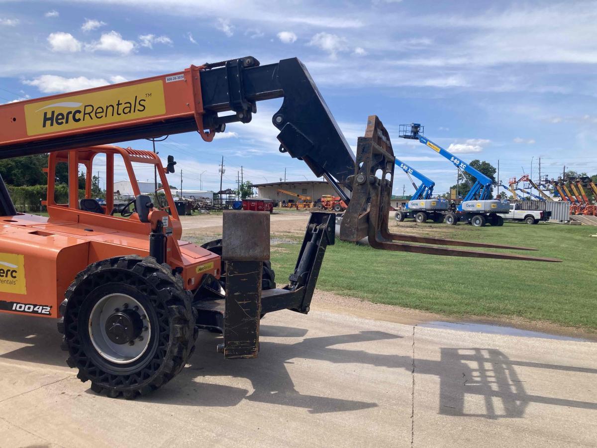 2019 SkyTrak 10042