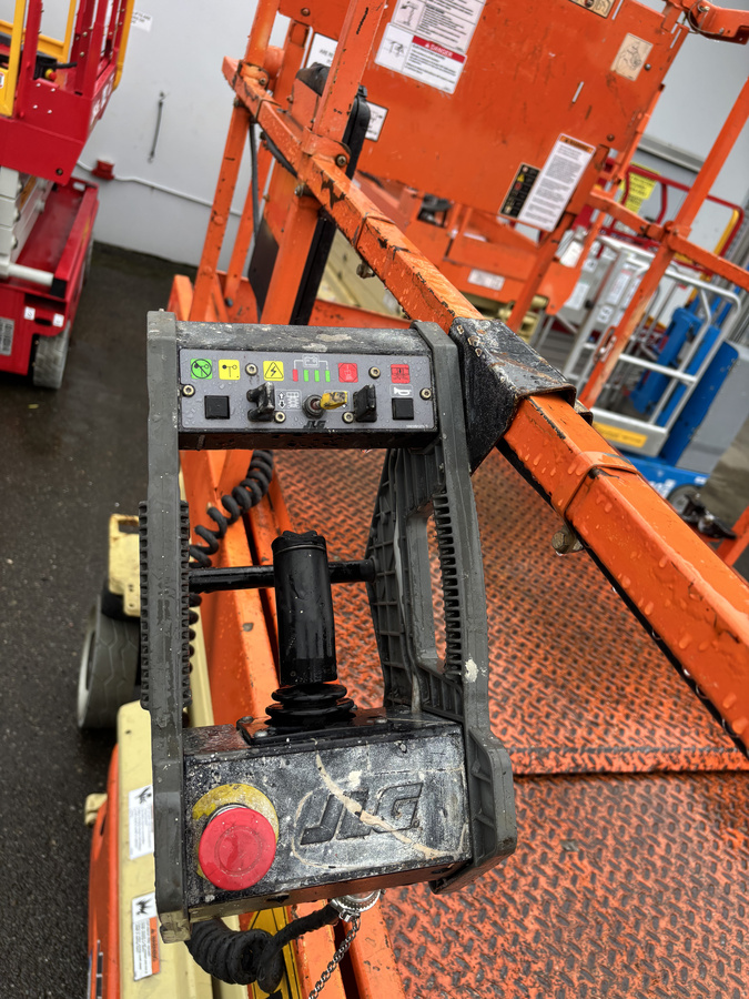 2017 JLG 2646ES