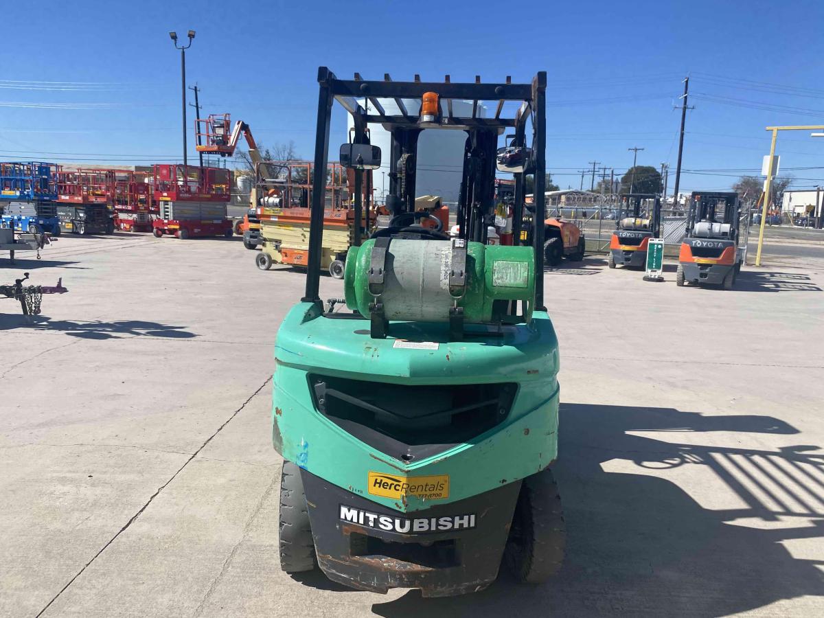 2020 Mitsubishi FG25N