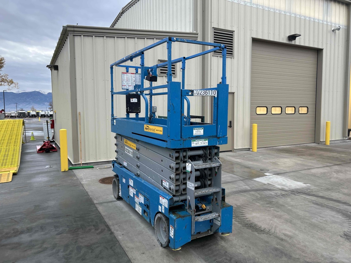 2017 Genie GS-3232-3