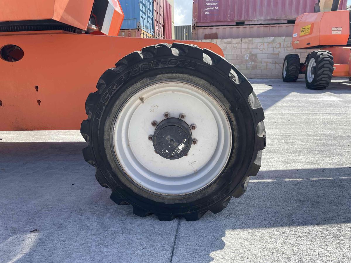 2017 JLG 660SJ-15