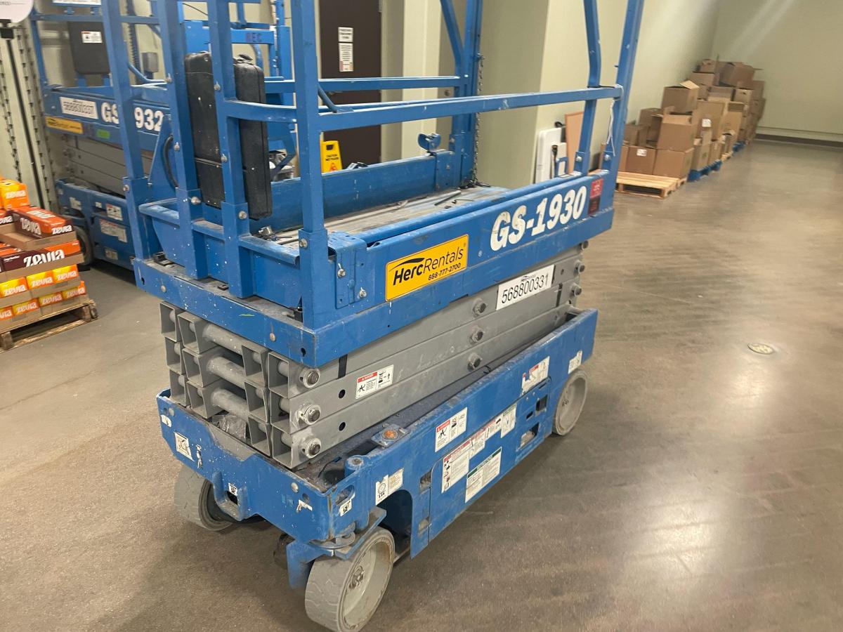2019 Genie GS-1930