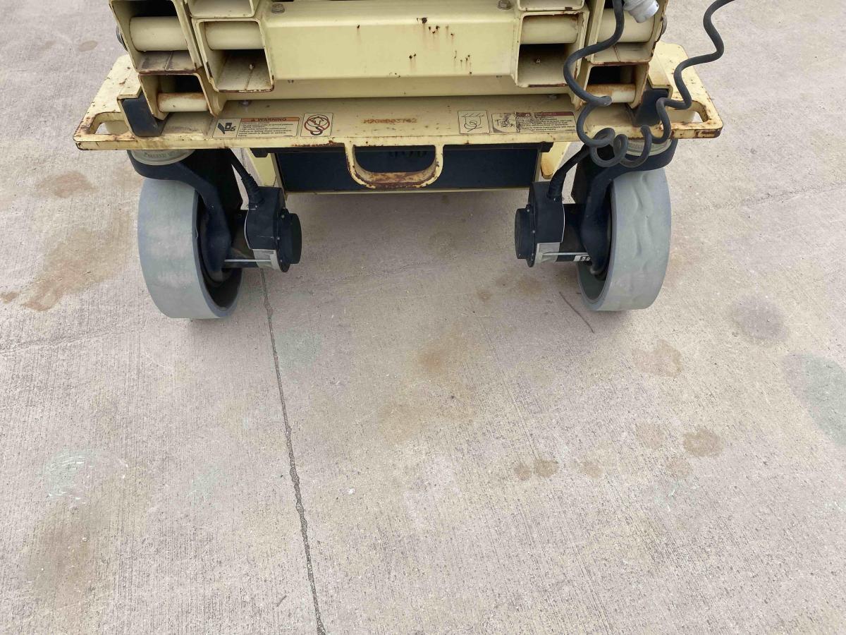 2017 JLG 2646ES