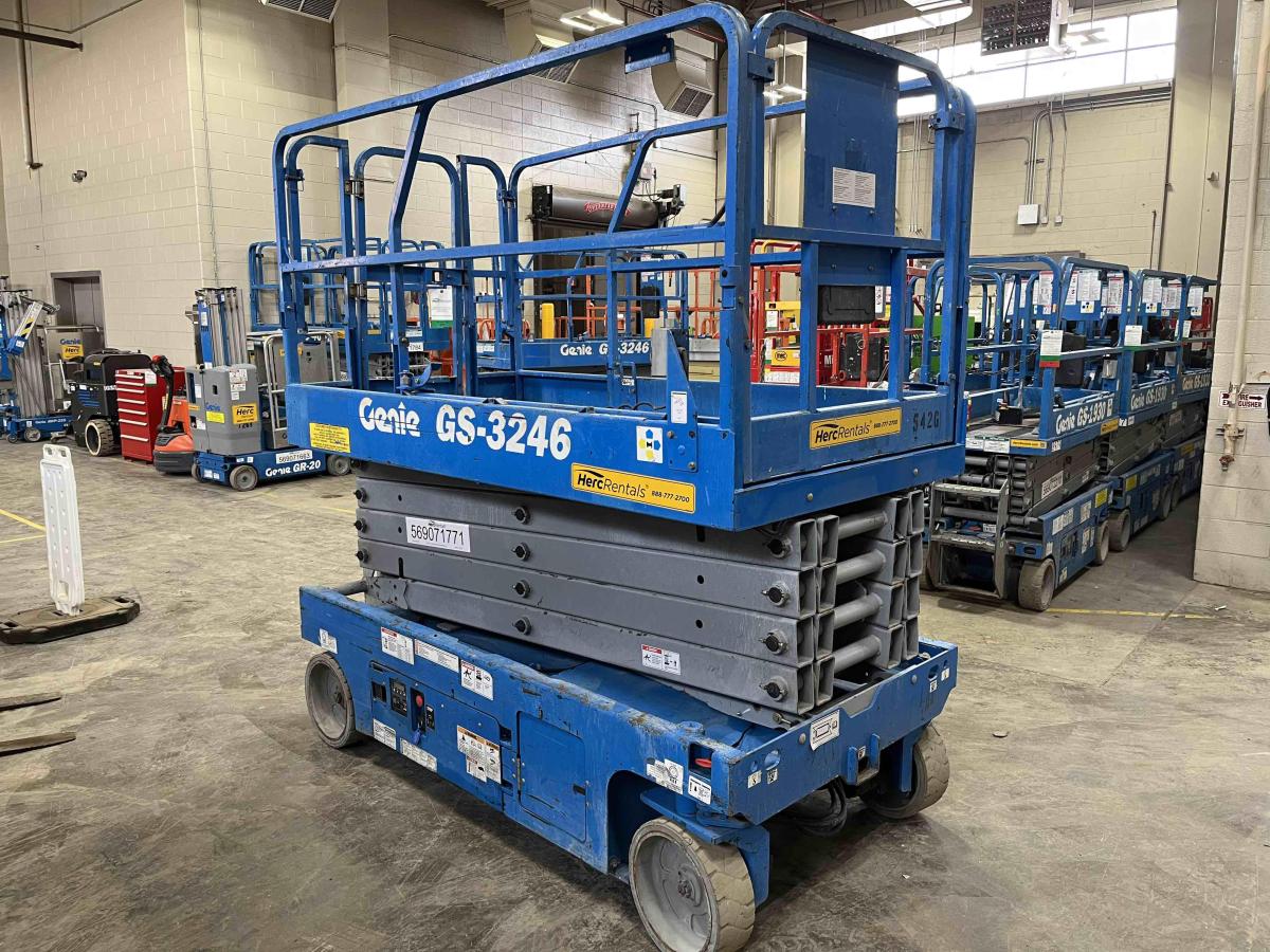 2013 Genie GS-3246