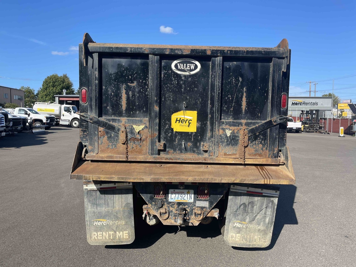 2018 Freightliner M2106-12