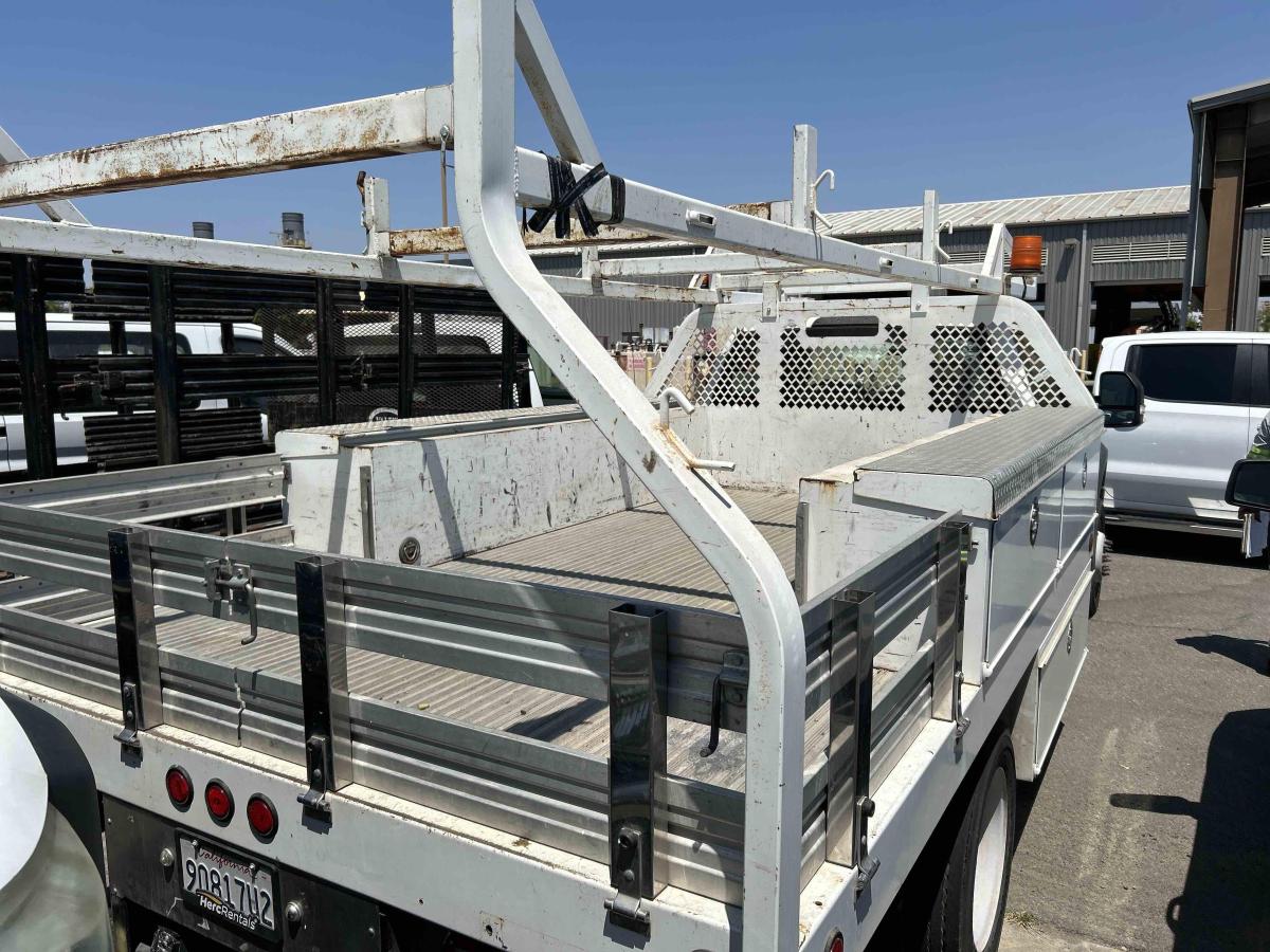 2019 Ford F550-8