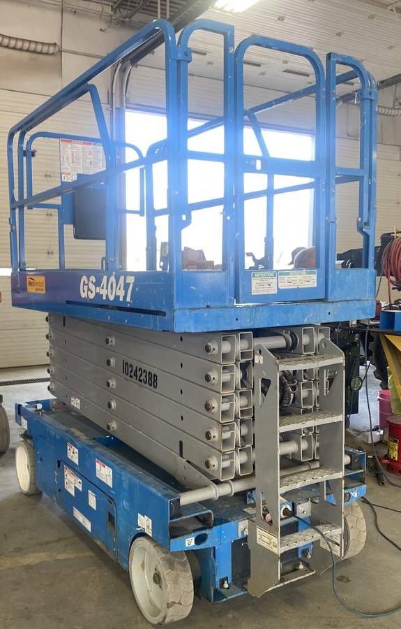 2018 Genie GS-4047