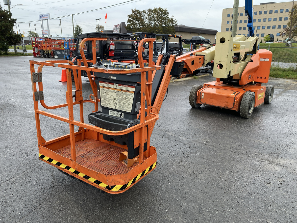 2015 JLG E400AJP-5