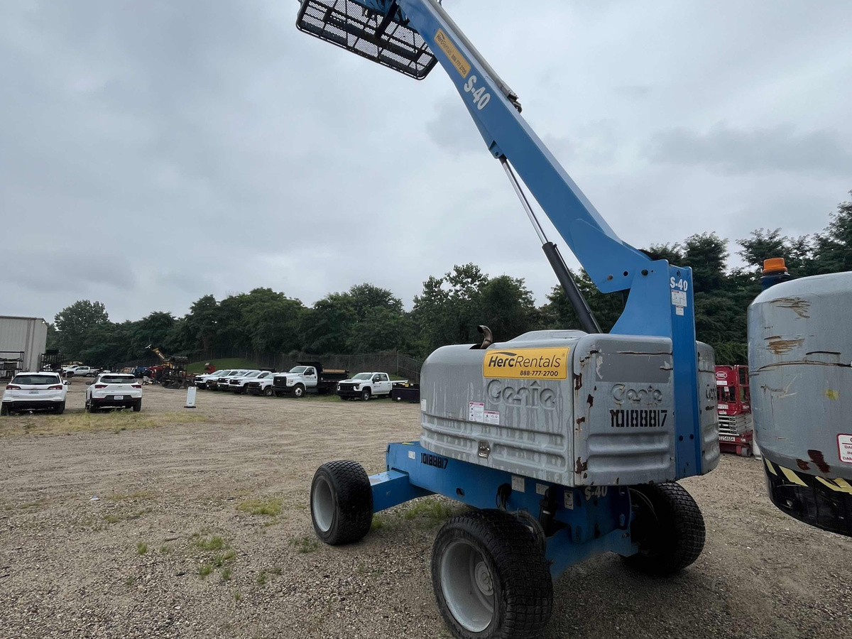 2018 Genie S-40
