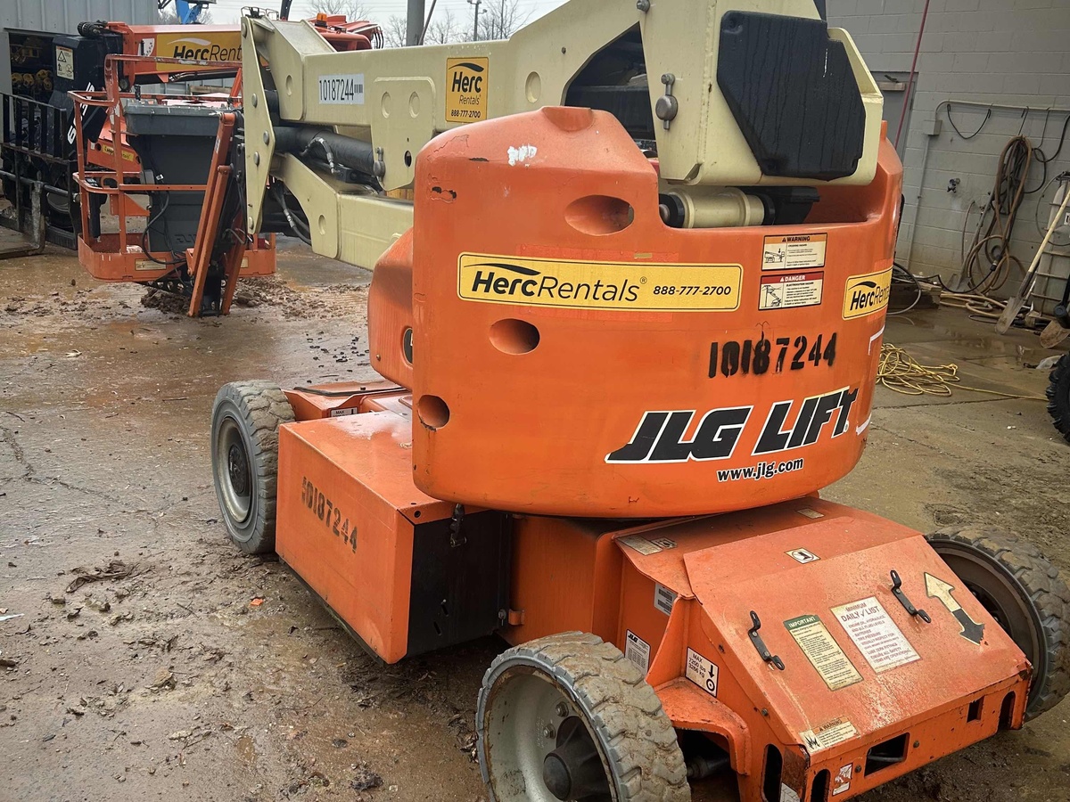 2016 JLG E400AJPN-3