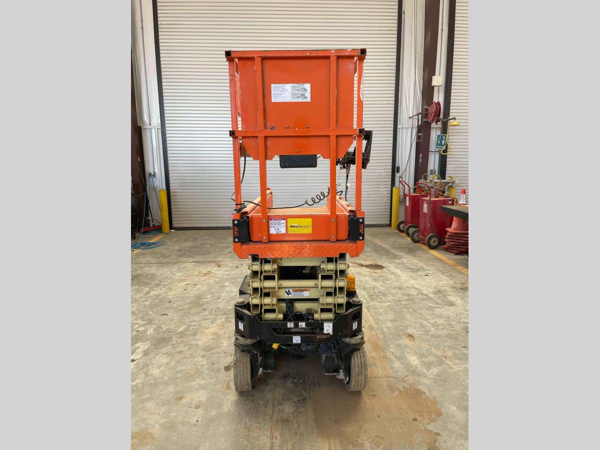 2018 JLG 1932R