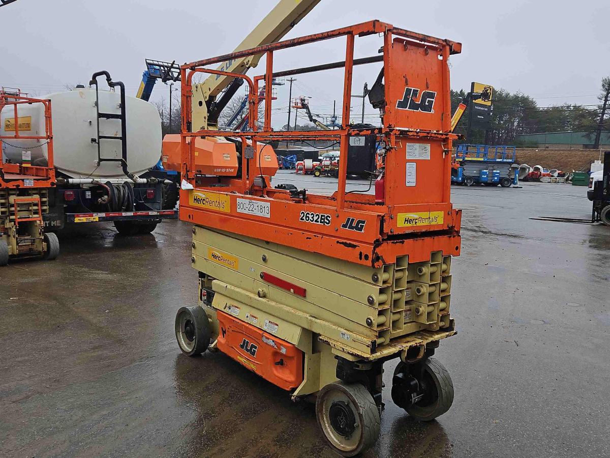 2018 JLG 2632ES