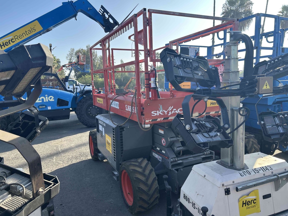 2018 Skyjack SJ-6826RT-3