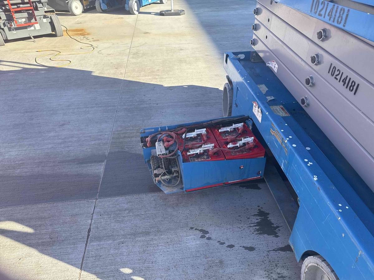 2017 Genie GS-3246-5