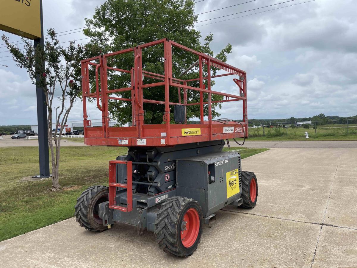2018 Skyjack SJ-6832RT