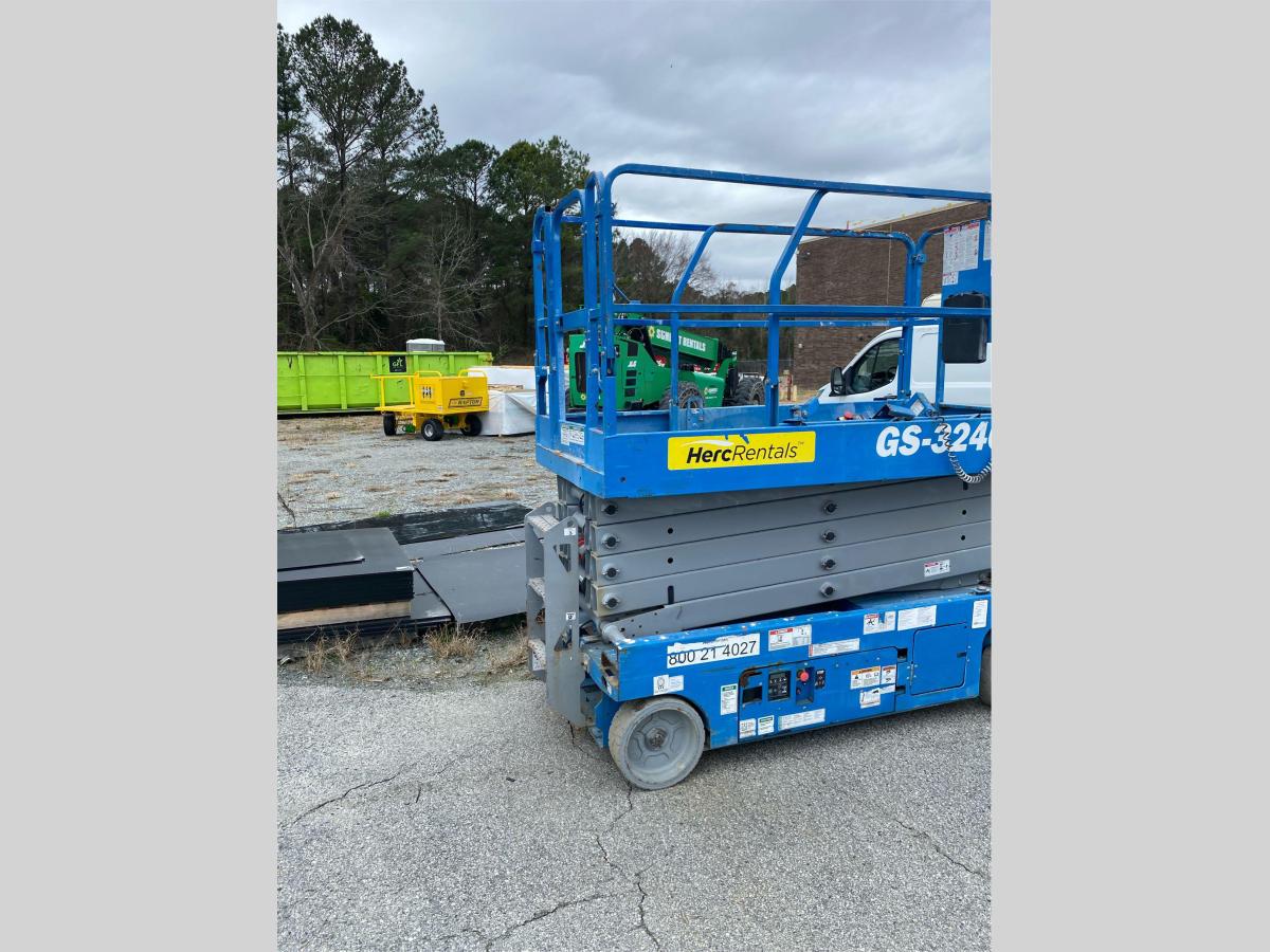 2018 Genie GS-3246