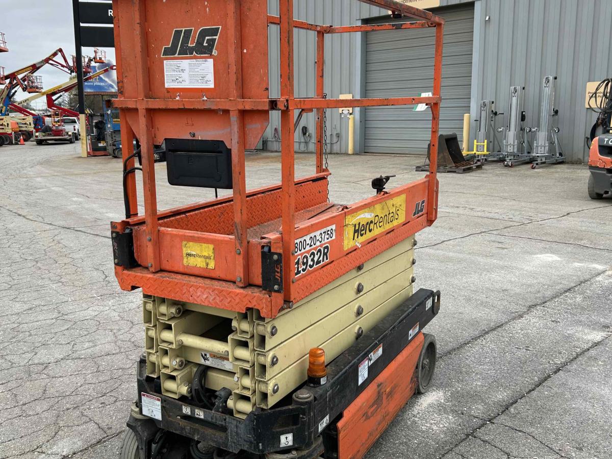 2018 JLG 1932R