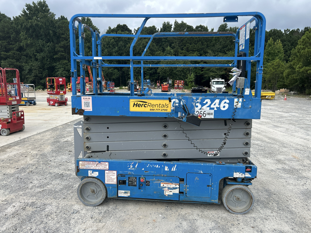 2018 Genie GS-3246