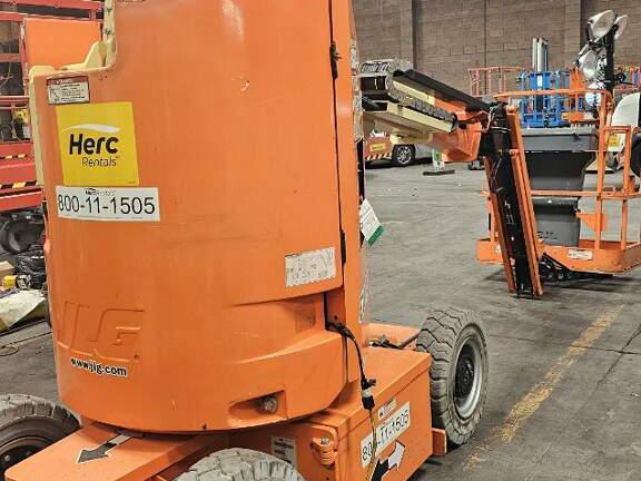 2016 JLG E300AJP-4