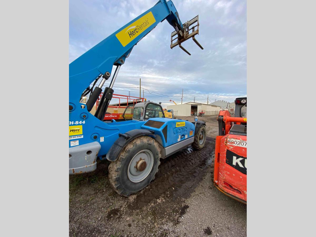 2014 Genie GTH 844