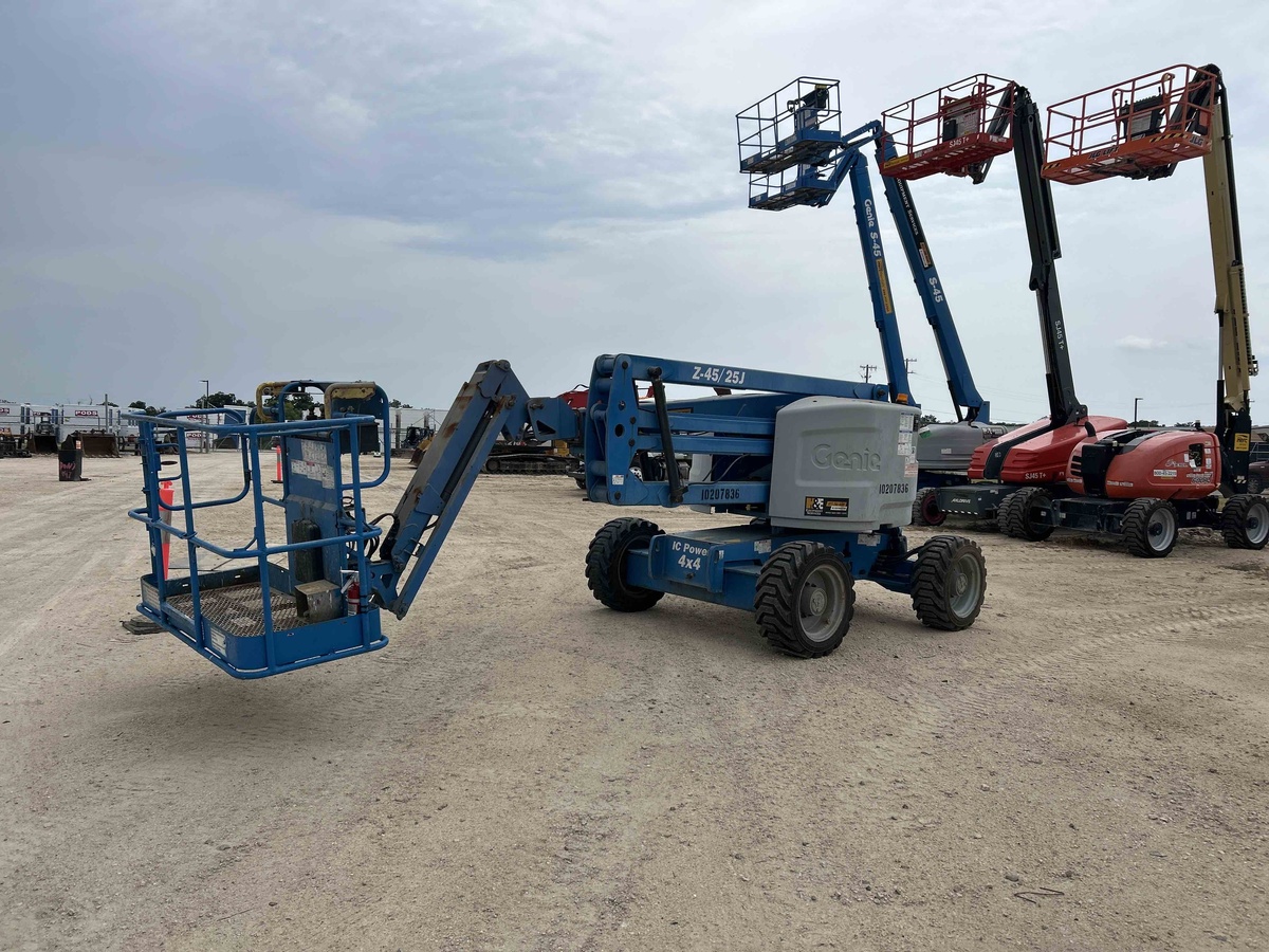2017 Genie Z-45/25 RT