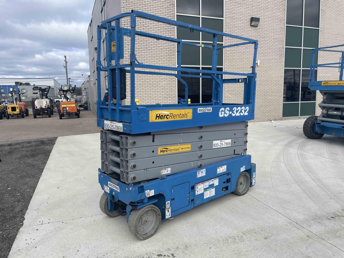 2019 Genie GS-3232