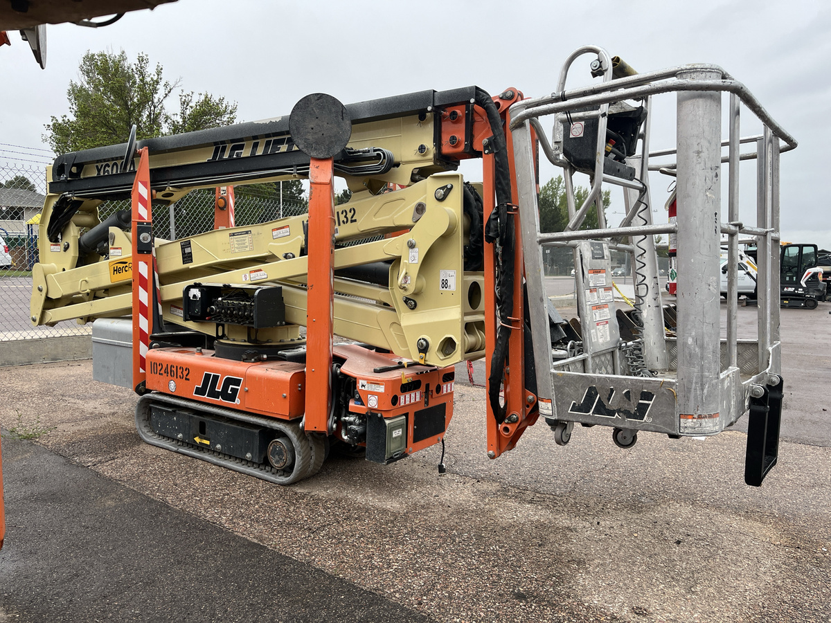 2018 JLG X600AJ