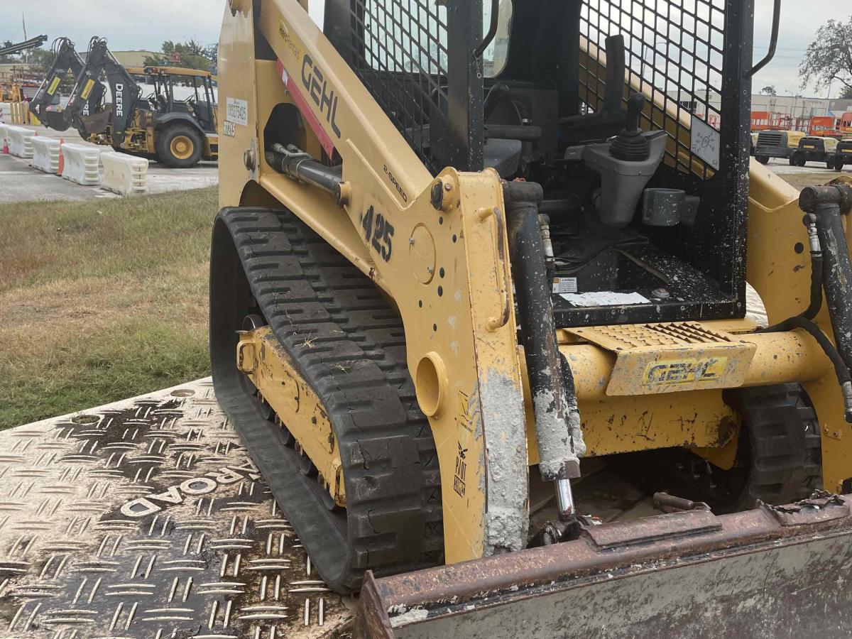 2019 Gehl RT215