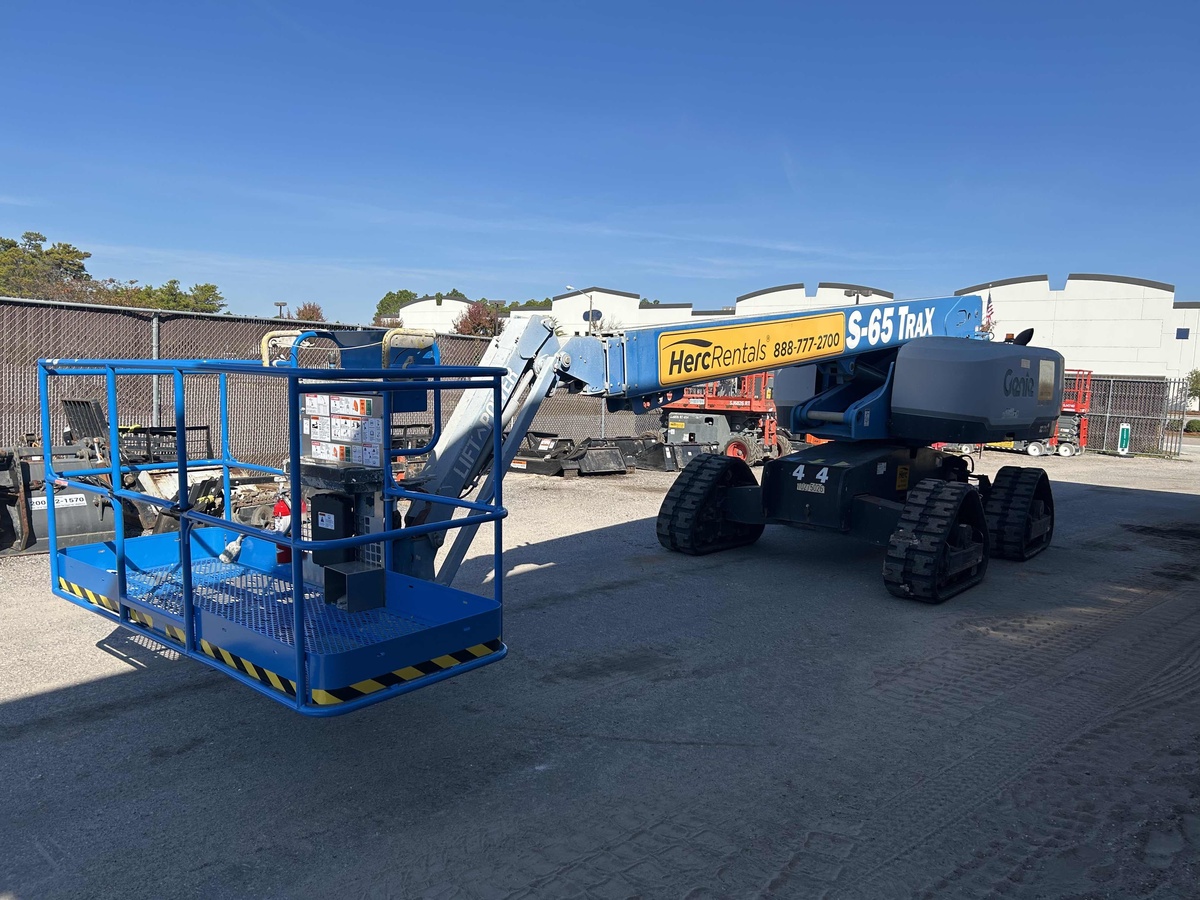 2019 Genie S-65 Trax-2