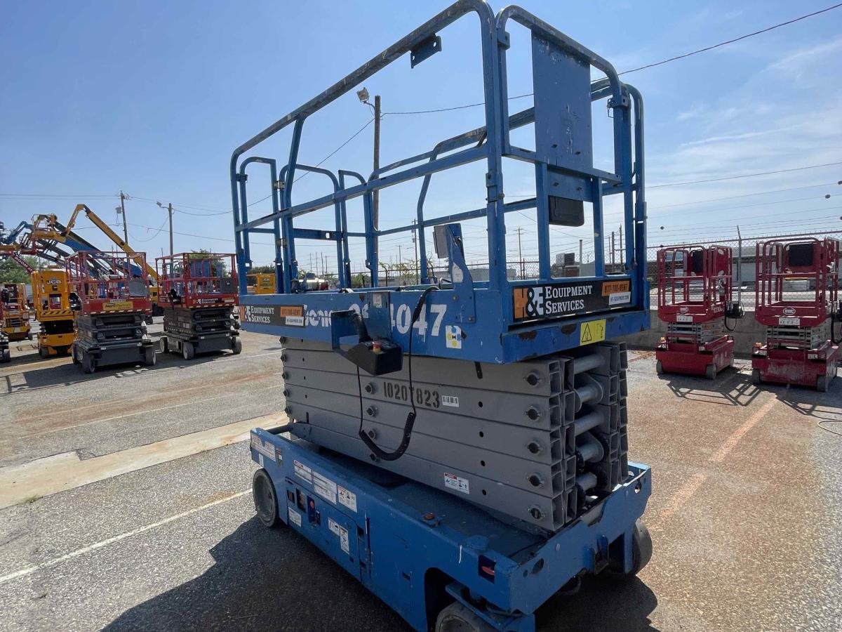 2017 Genie GS-4047