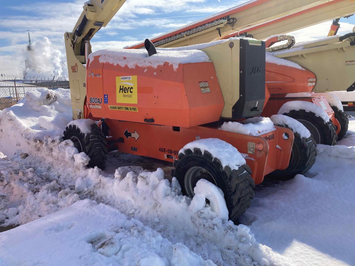2013 JLG 800AJ