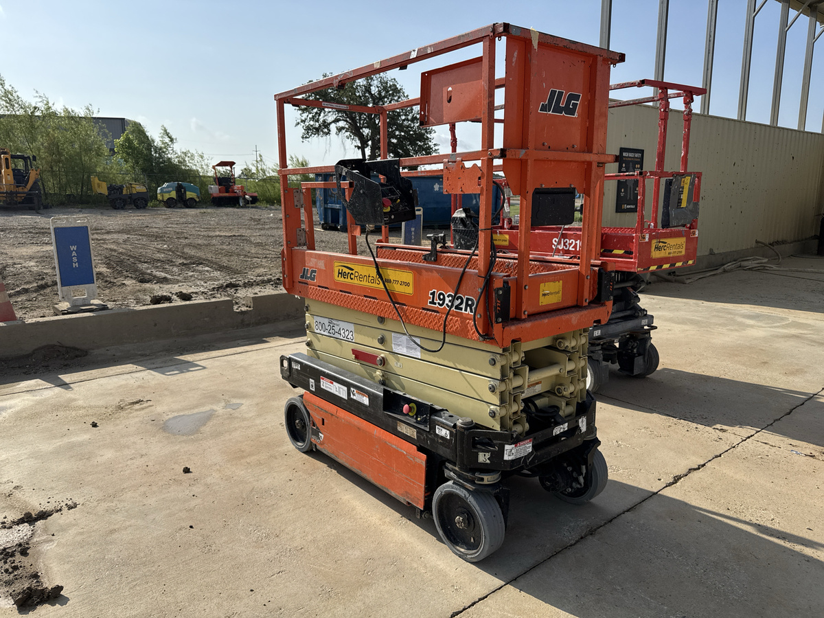 2019 JLG 1932R