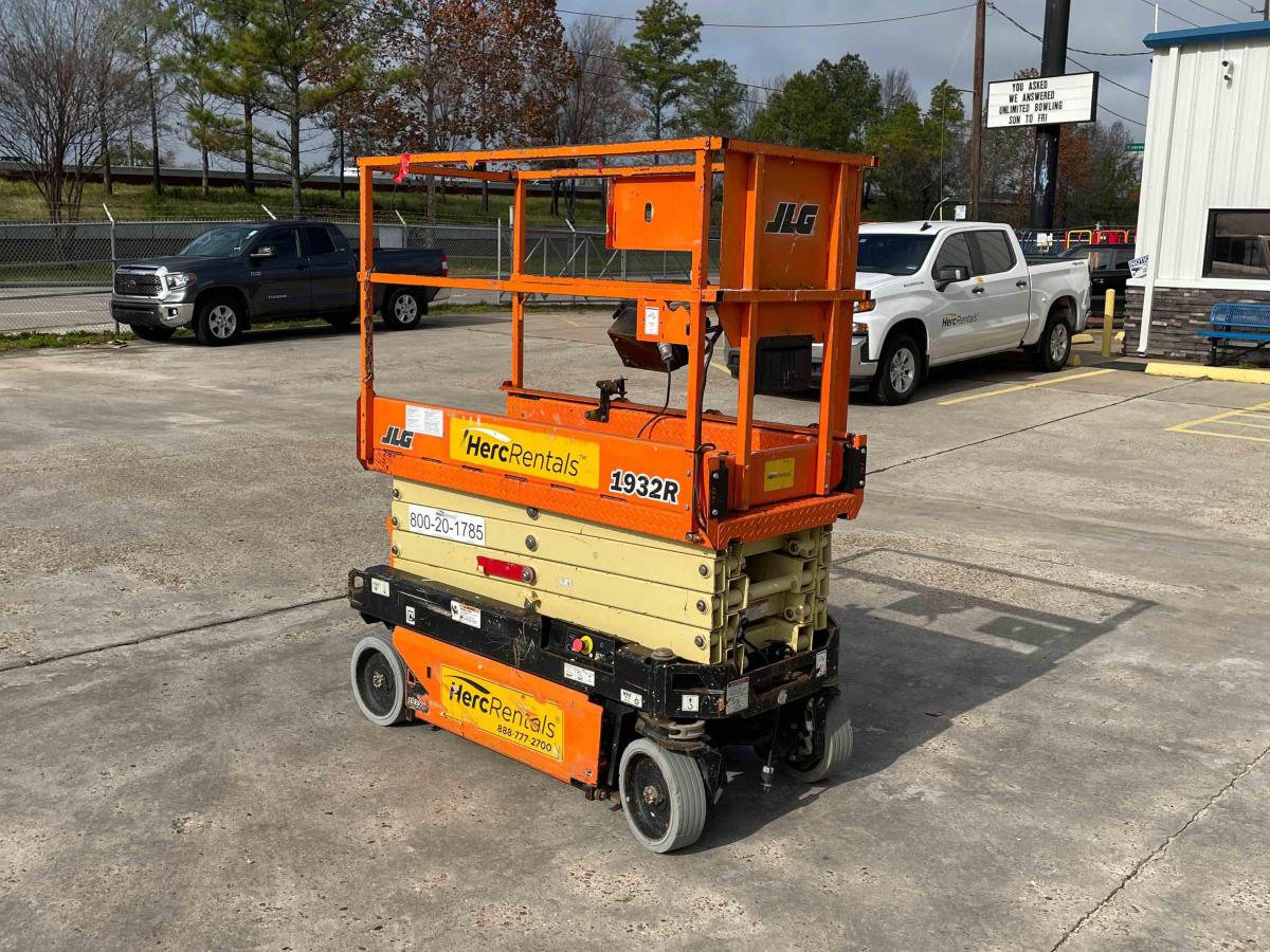2018 JLG 1932R