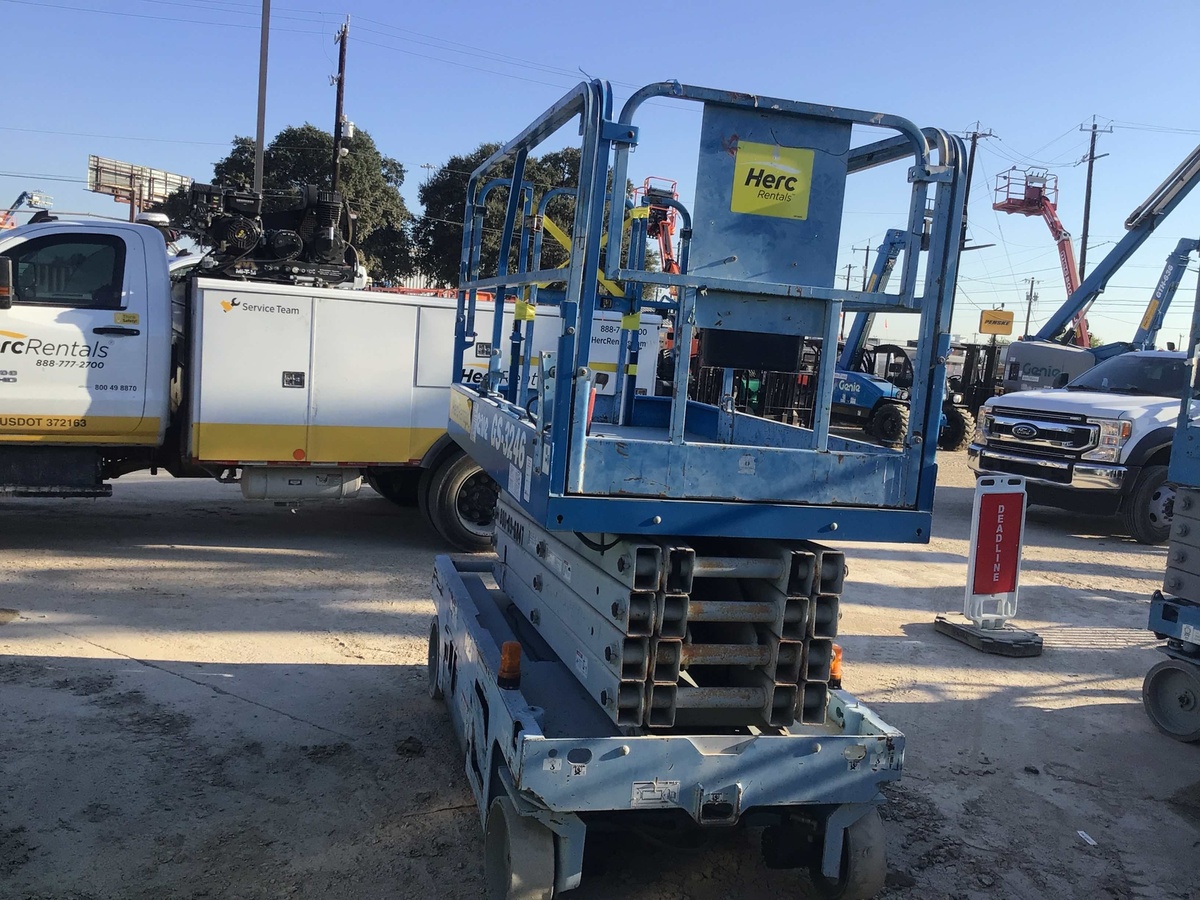 2016 Genie GS-3246-1