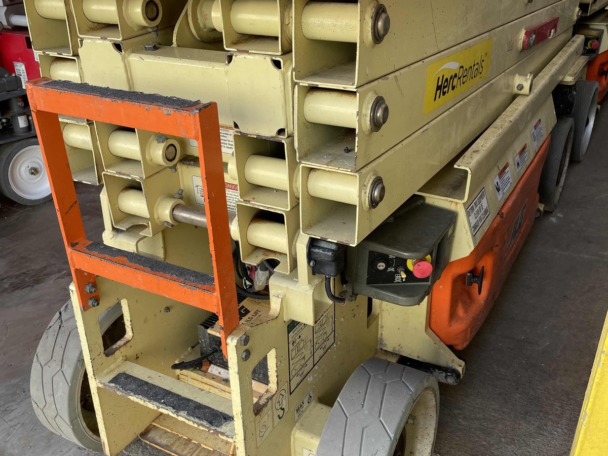 2018 JLG 2632ES-10