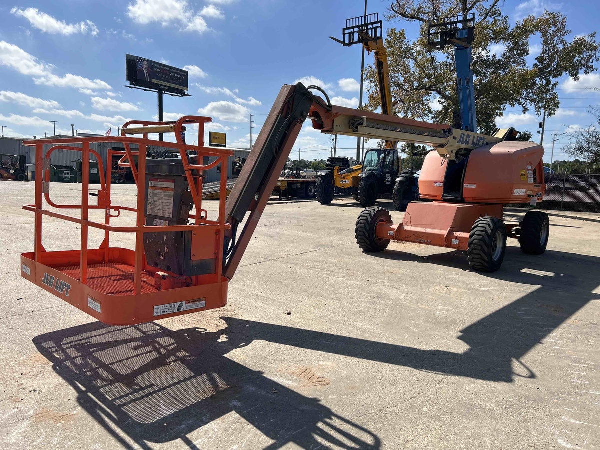 2017 JLG 460SJ-2