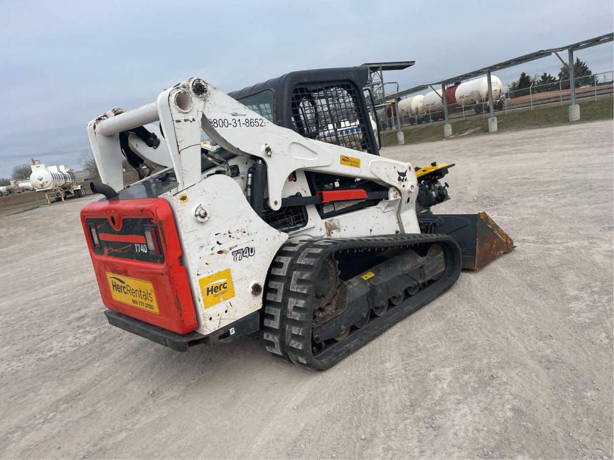 2021 Bobcat T740
