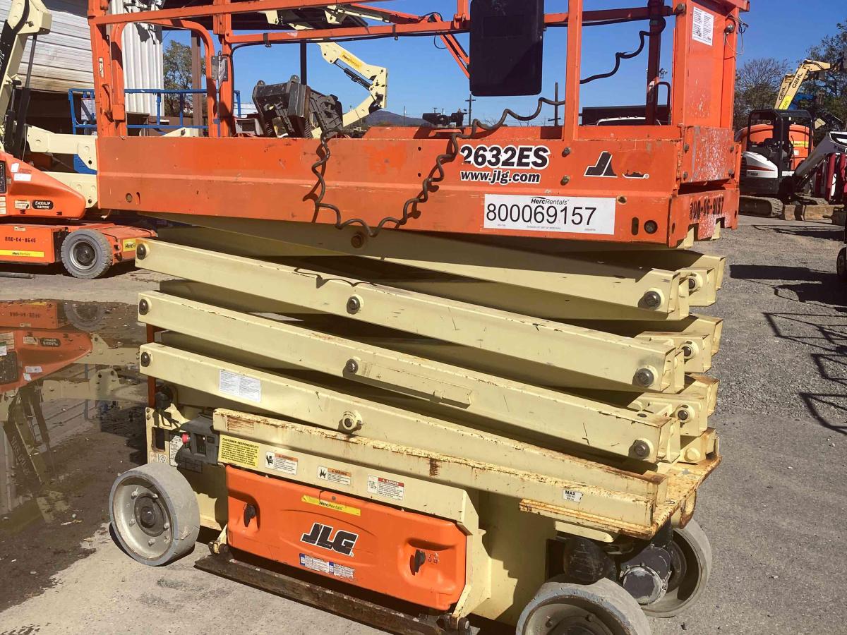 2015 JLG 2632ES