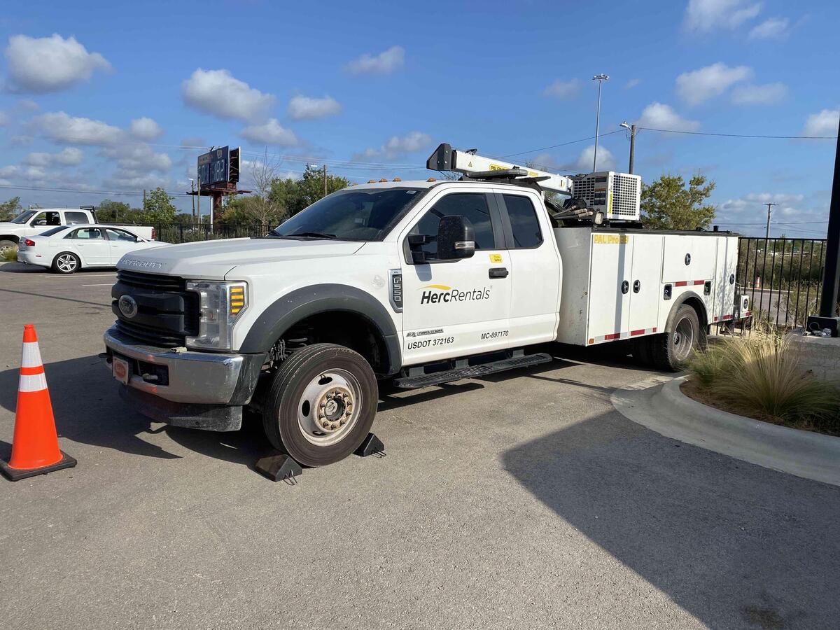 2019 Ford F550-1