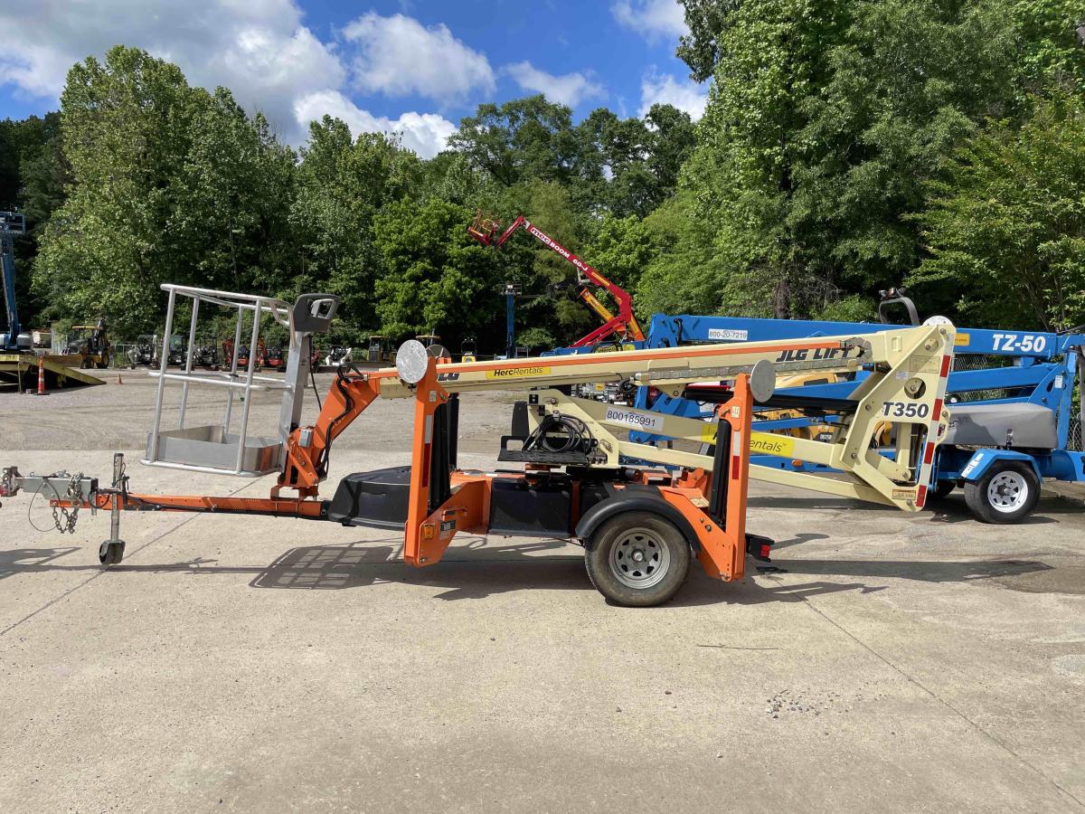 2017 JLG T350