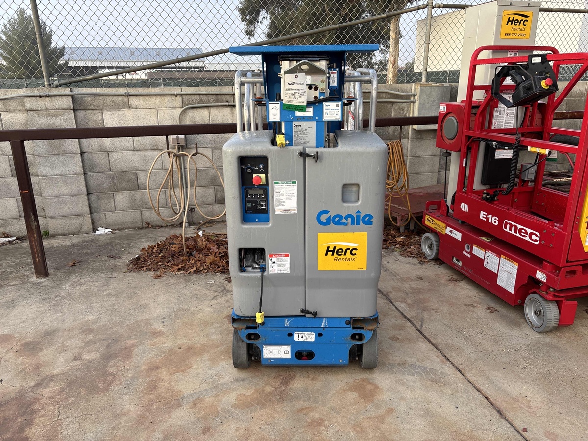 2018 Genie GR-12-2