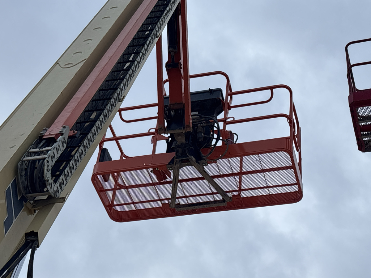 2018 JLG 660SJ-6