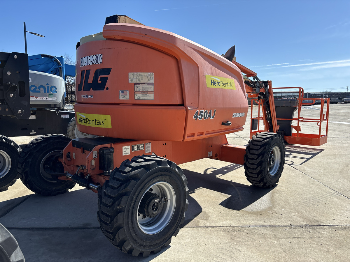 2017 JLG 450AJ-4