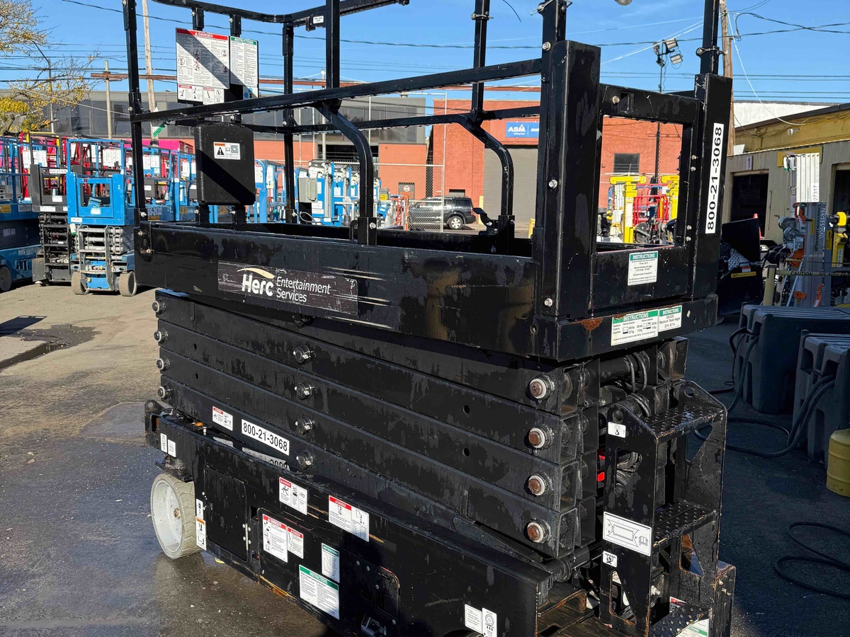 2018 Genie GS-3232-2