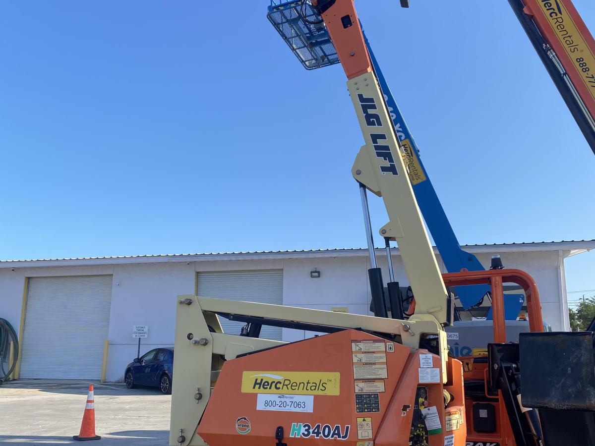 2018 JLG H340AJ