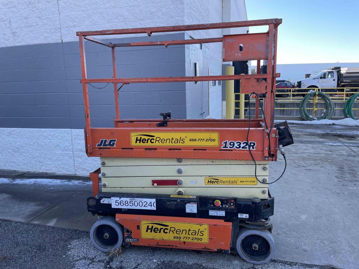 2018 JLG 1932R