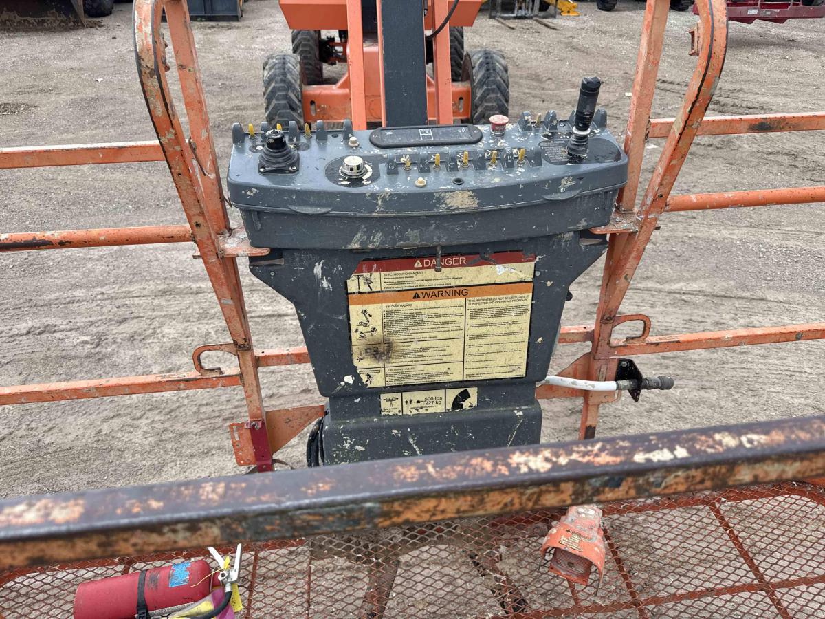 2016 JLG 800AJ-4