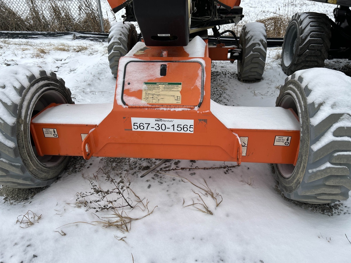 2016 JLG E600JP-8