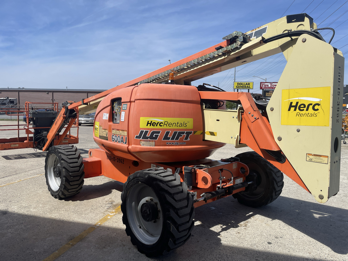 2017 JLG 600AJ-3